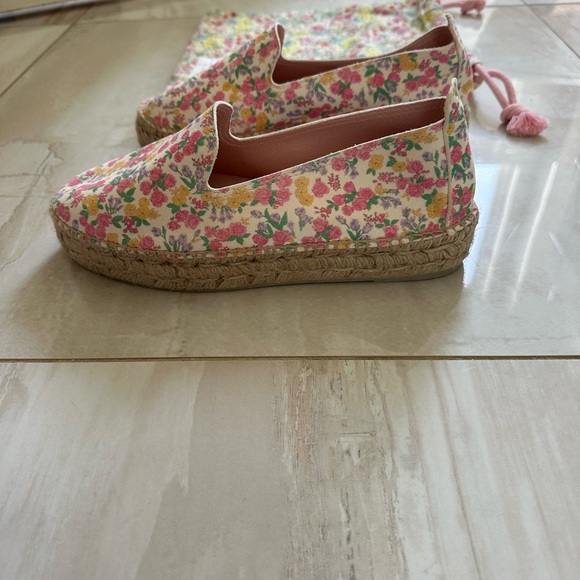 MANEBI X LOVE SHACK FANCY - Picture 5 of 11